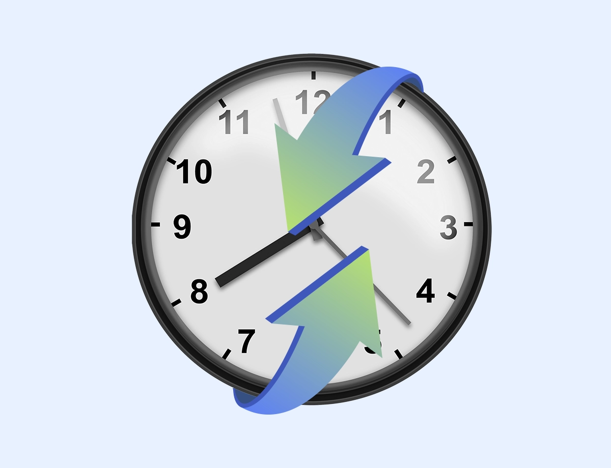 A clock with two arrows pointing at each other.